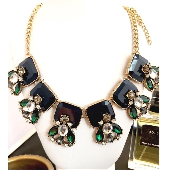GREEN CRYSTAL STATEMENT CHOKER NECKLACE #416